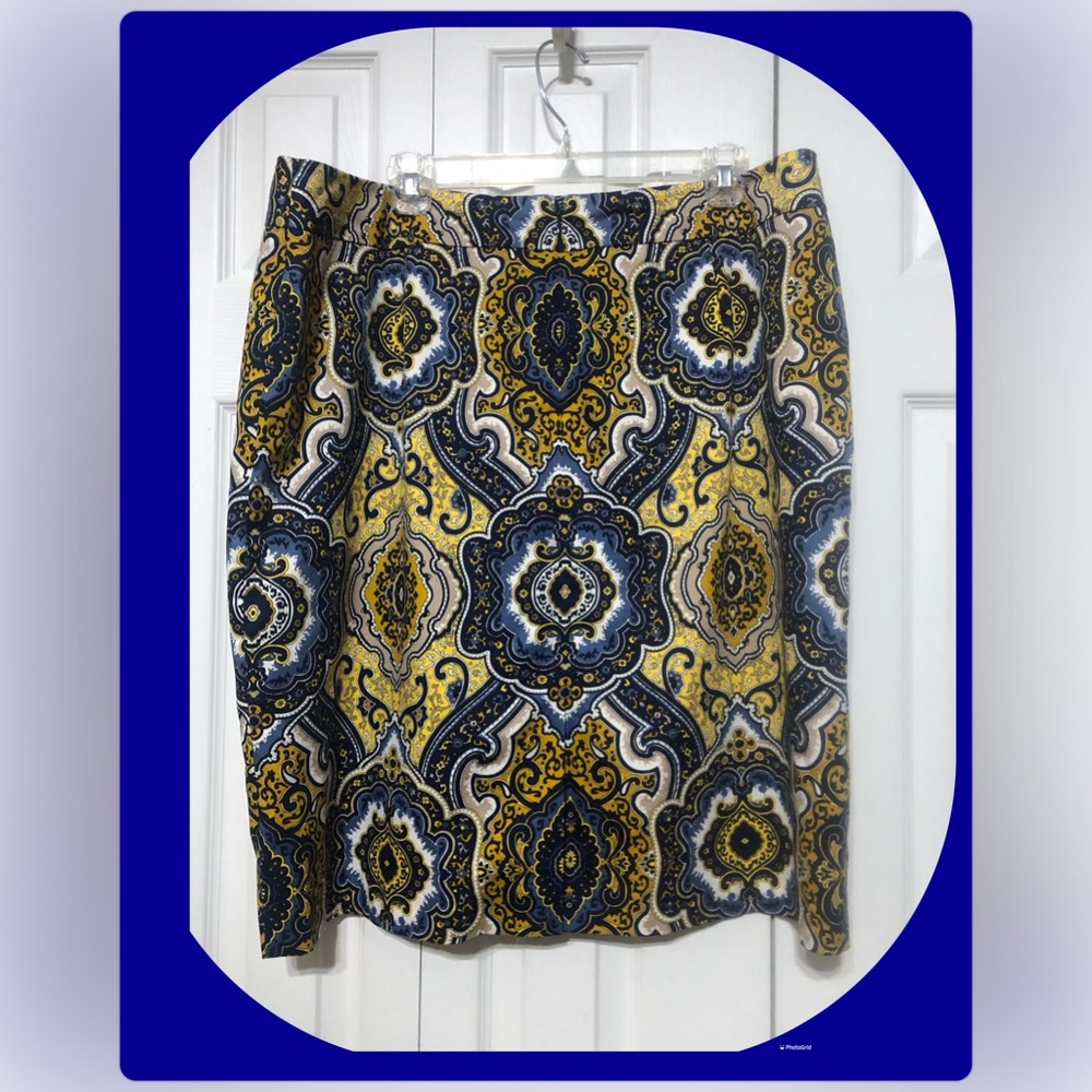 Ann Taylor Ladies Size 18 Gold Blue Damask Print Skirt Plus Size fully lined